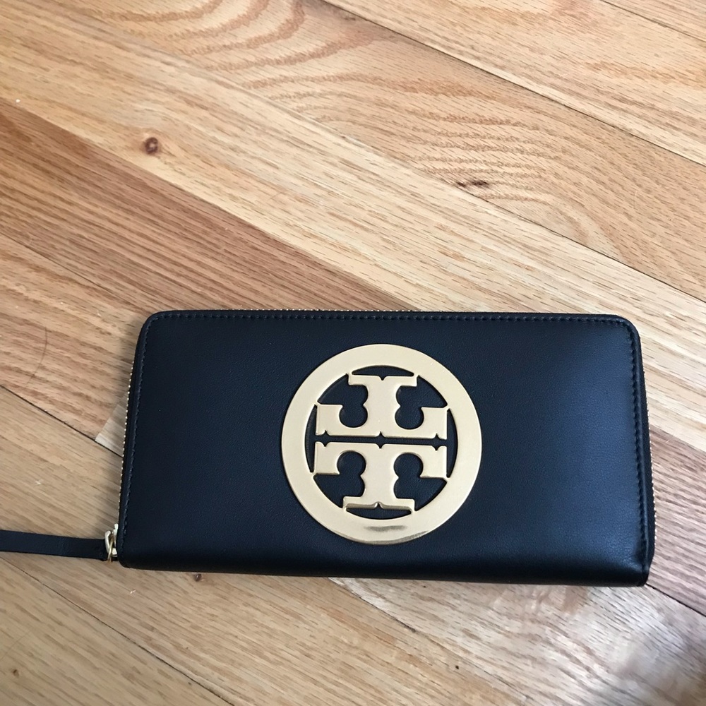 Tory Burch wallet